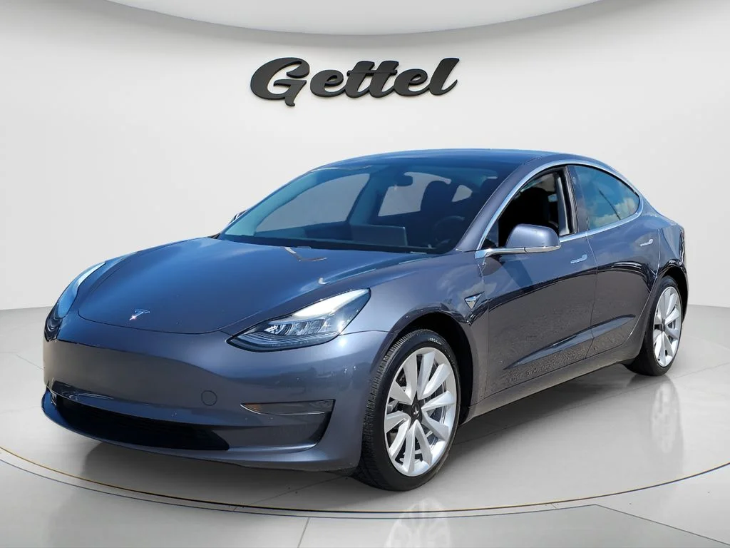 2020 Tesla Model 3 Standard Range Plus's photo