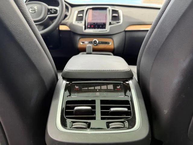 Used 2023 Platinum Grey Volvo Plus image 15