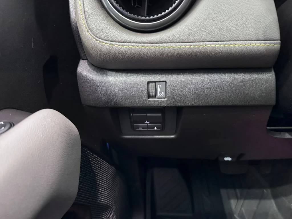 2025 Chevrolet Colorado ZR2 - Photo 26
