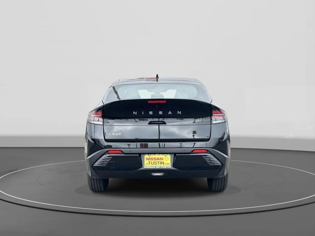 2026 Nissan LEAF SV+ - Photo 3