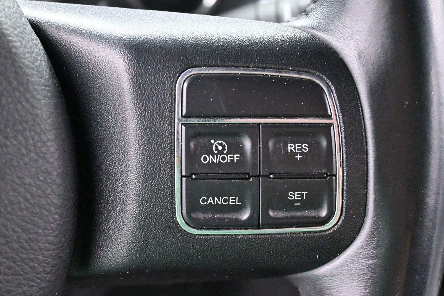 Used 2015 Bright White Clearcoat Jeep Sport image 18
