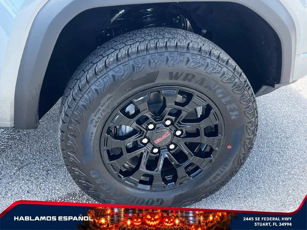 New 2026 Sterling Metallic GMC Elevation image 21