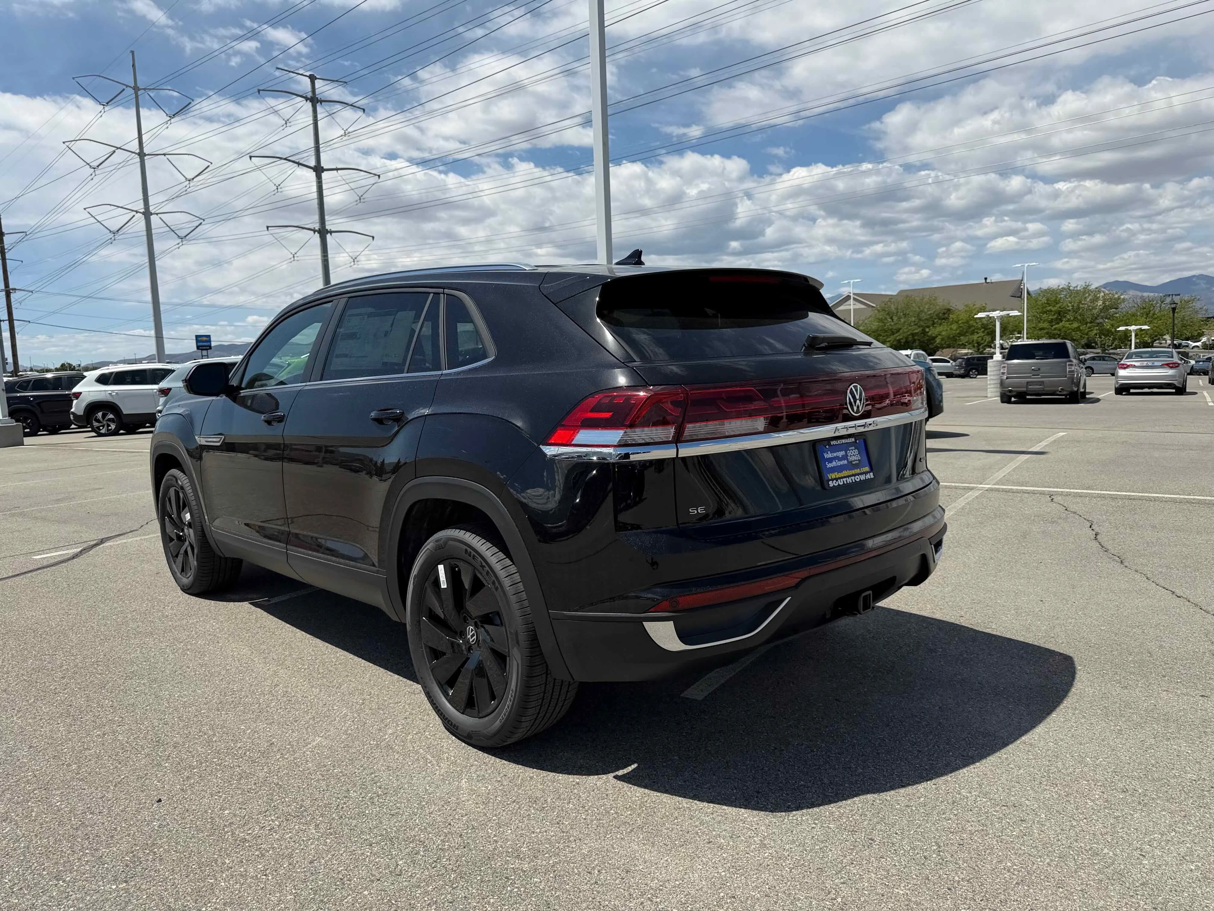 New 2026 Deep Black Volkswagen 2.0T SE w/Technology image 5