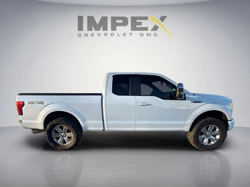 Used 2017  Ford XL image 6