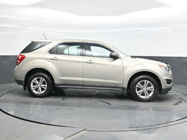 2016 Chevrolet Equinox LS - Photo 8