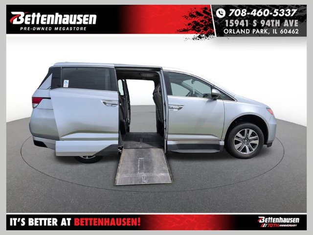 Pre-Owned 2015 Honda Odyssey Touring With Navigation