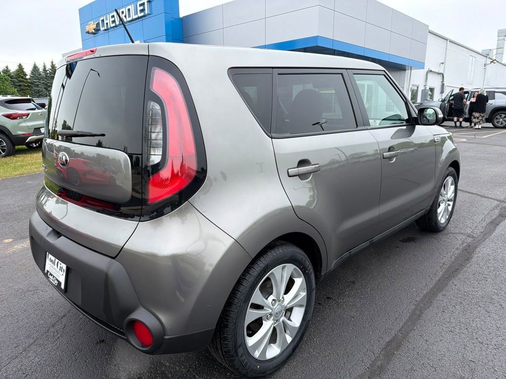 Used 2014 Gray Kia + image 4