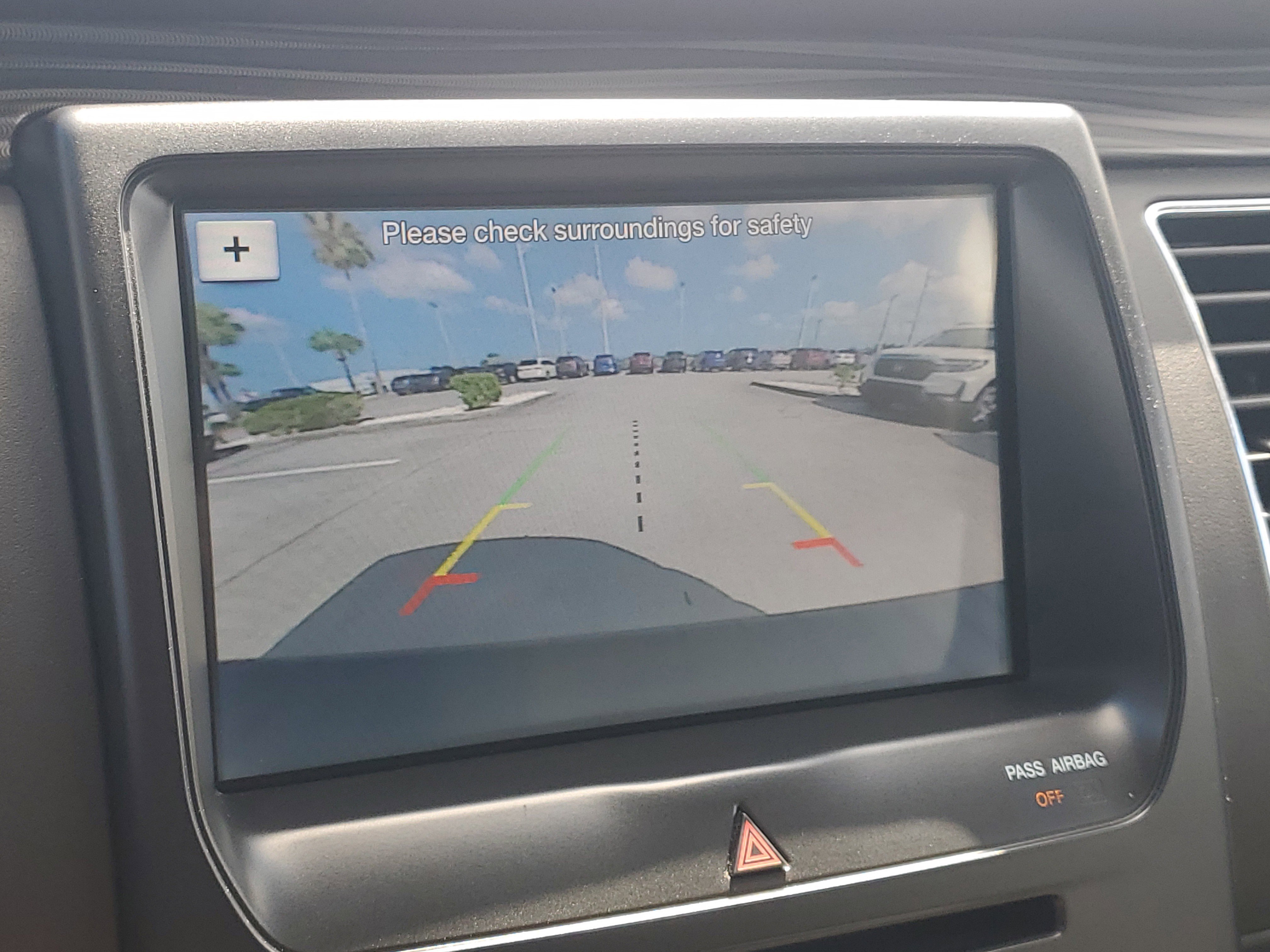 Used 2019 Oxford White Ford SEL image 29