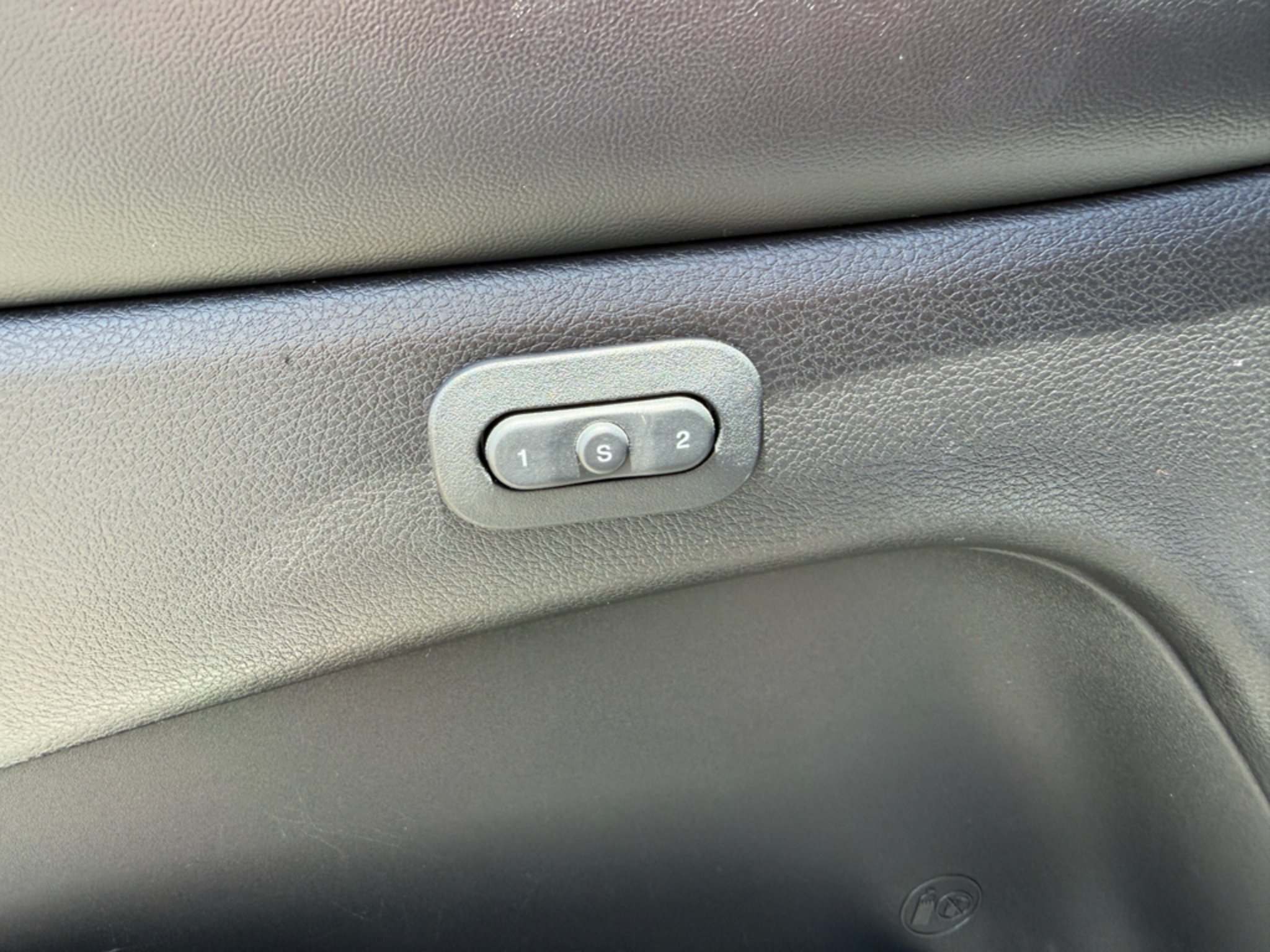 Used 2019 Slate Blue Pearlcoat Jeep Trailhawk image 11