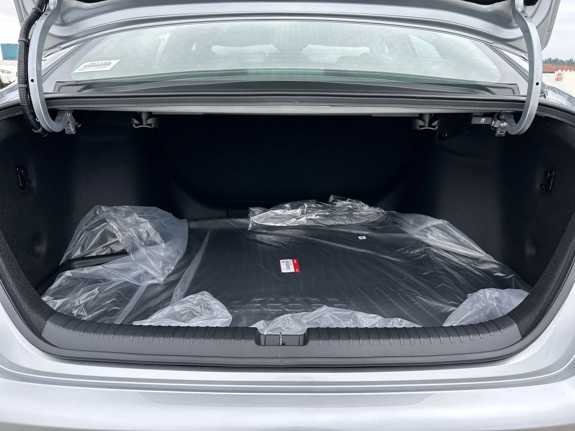 New 2026 Solar Silver Metallic Honda LX image 20