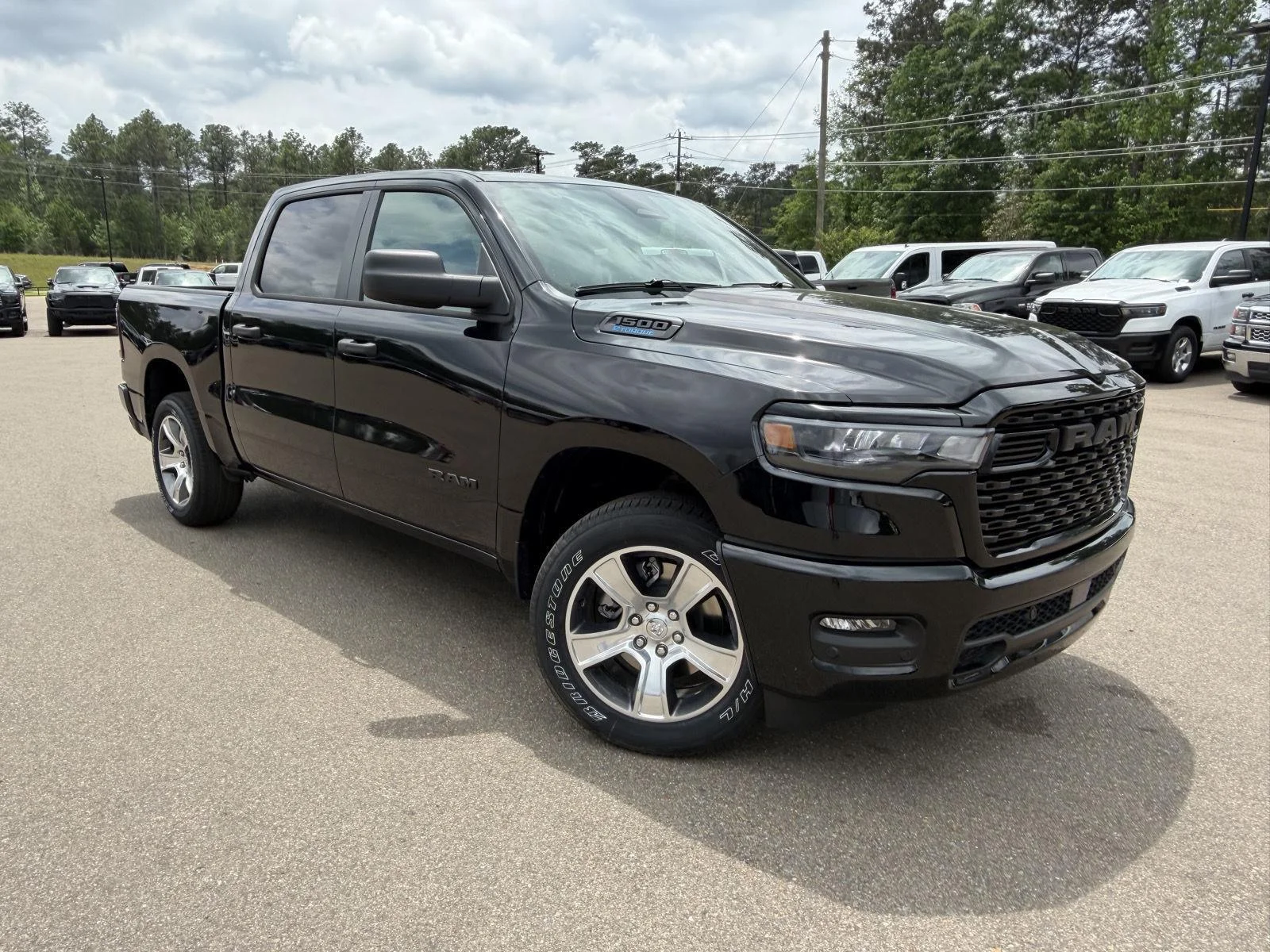 New 2026 Diamond Black Crystal Pearl-Coat Exterior Paint RAM Express image 3