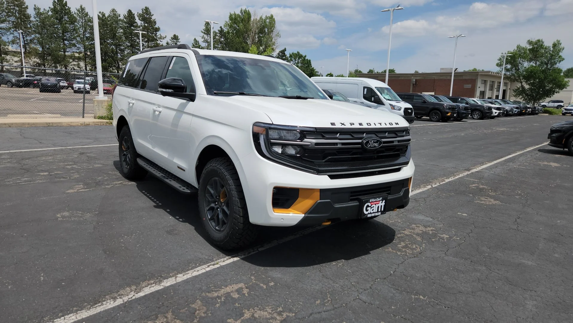 New 2026 Star White Metallic Tri-Coat Ford Tremor image 19