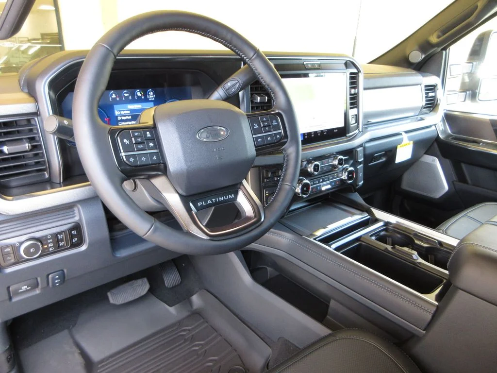 New 2026 Star White Metallic Tri-Coat Ford Platinum image 13