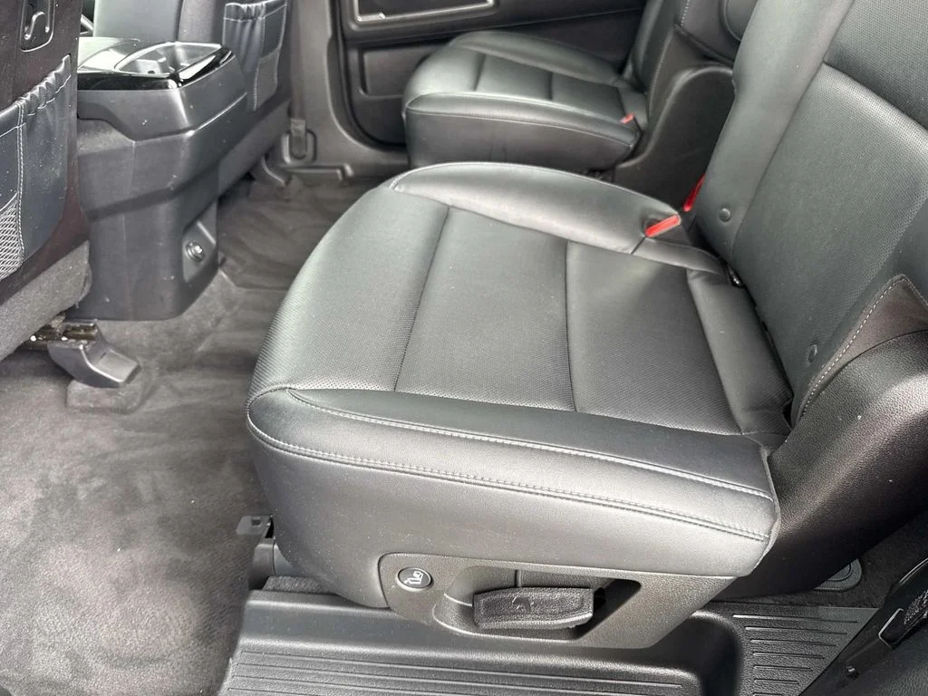Used 2023 Black Kia S image 16