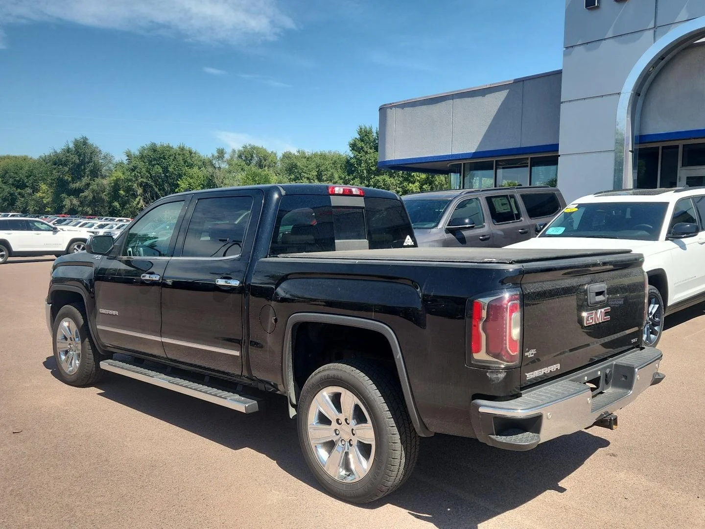 Used 2018 Black GMC SLT image 5