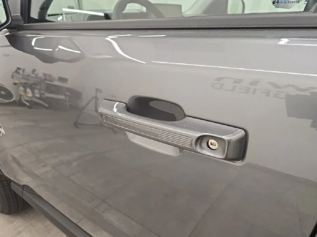 New 2026 Carbonized Gray Metallic Ford Outer Banks® image 20