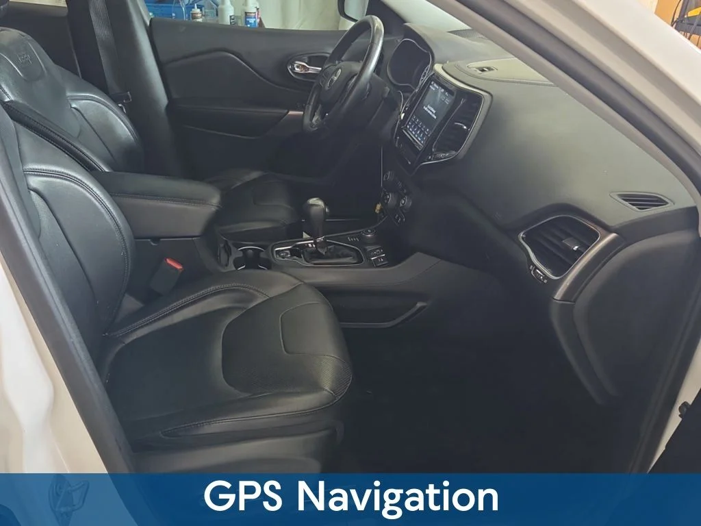 Used 2019 White Jeep Limited image 2