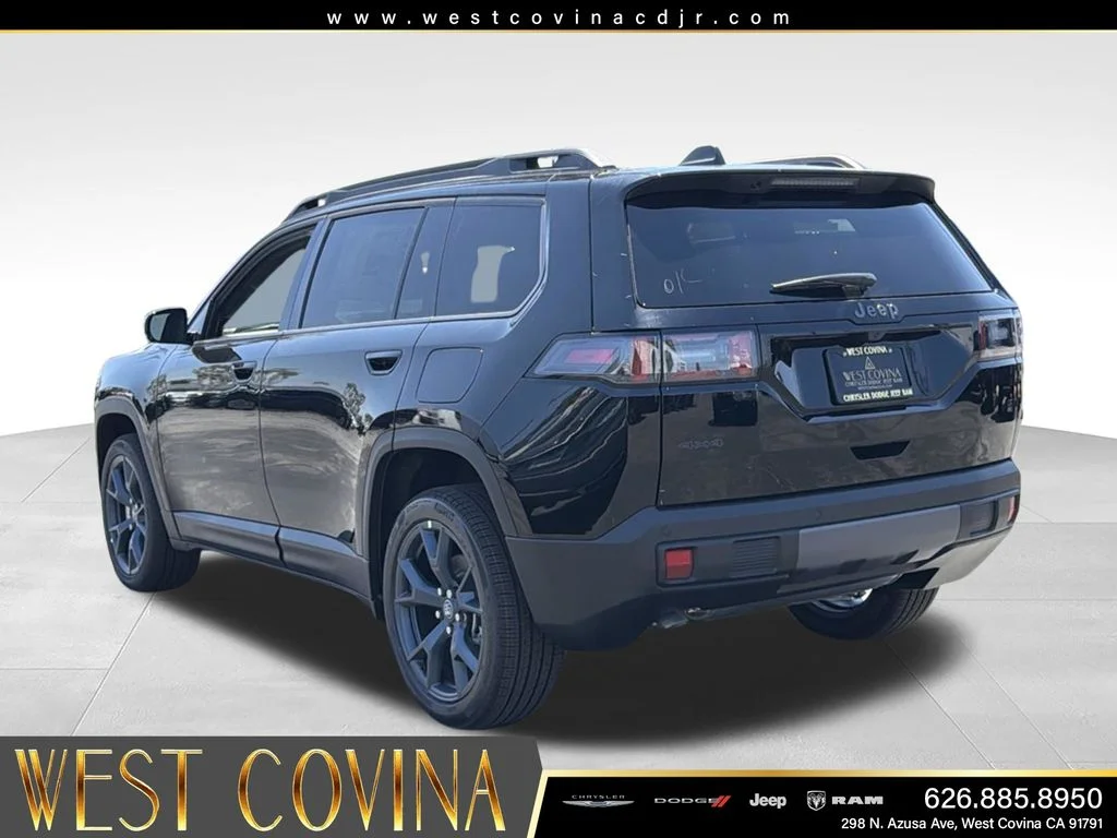 New 2026 Diamond Black Crystal Pearlcoat Jeep  image 10