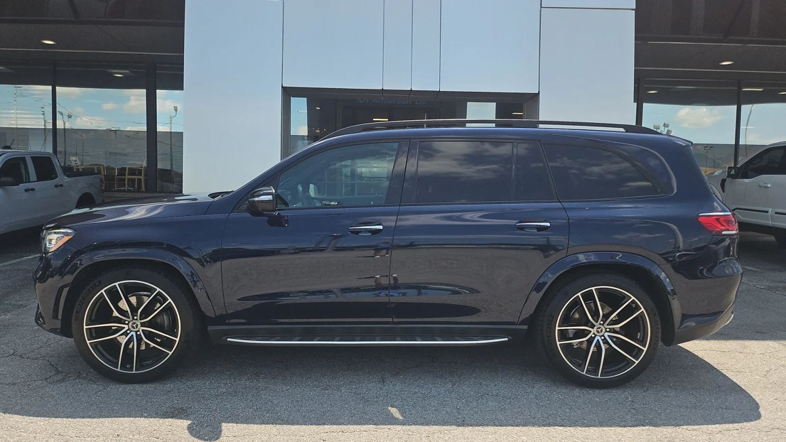 Used 2021 Blue Mercedes-Benz GLS 580 image 2
