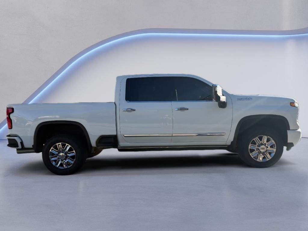 Used 2026 Summit White Chevrolet High Country image 6