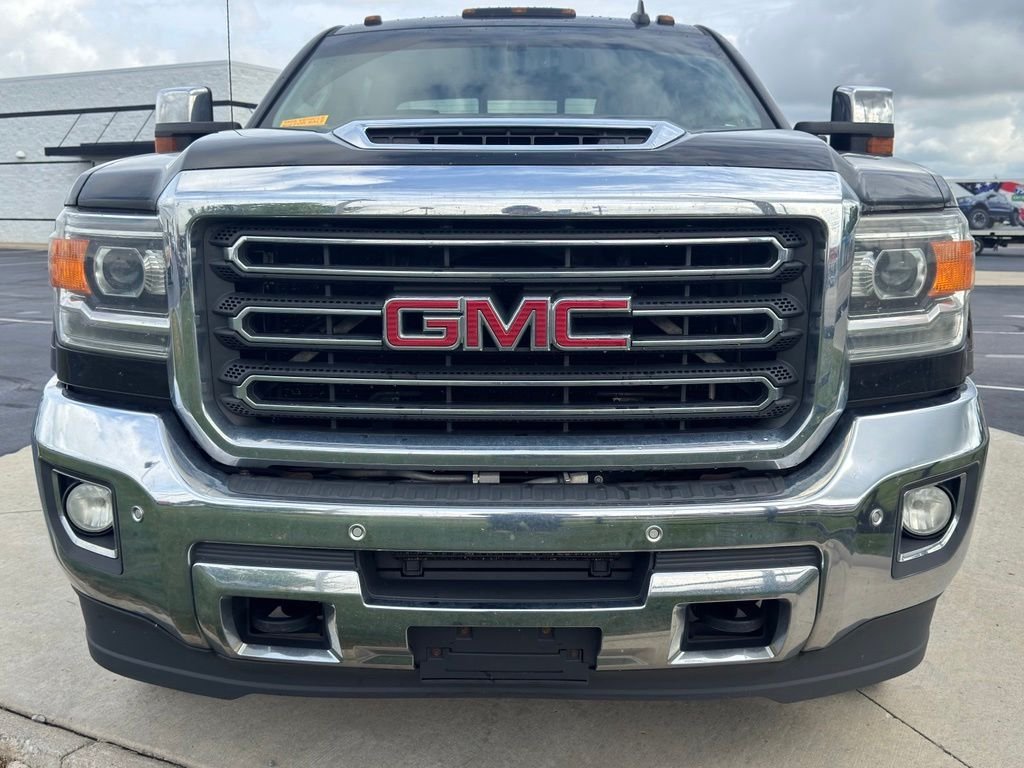 Used 2019 Ebony Twilight Metallic GMC SLT image 2