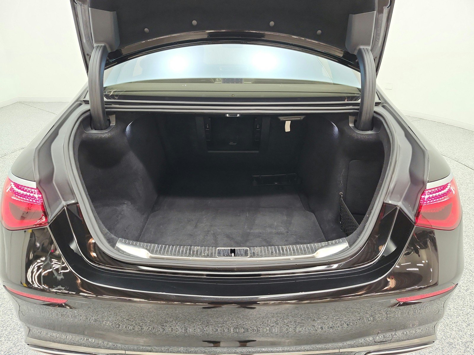 Certified Used 2023 Obsidian Black Mercedes-Benz S 580 4MATIC® Sedan image 19