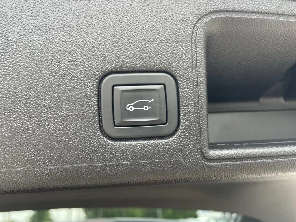 2024 GMC Terrain SLT - Photo 9