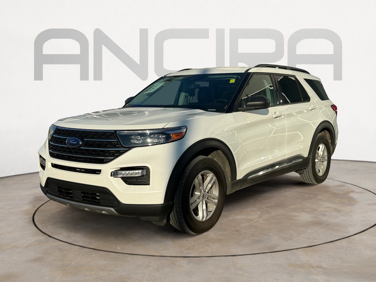 Used 2023 White Metallic Ford XLT image 5
