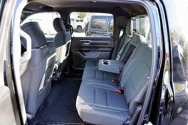 New 2026 Diamond Black Crystal Pearl-Coat Exterior Paint RAM Big Horn Sport Appearance Edition image 21