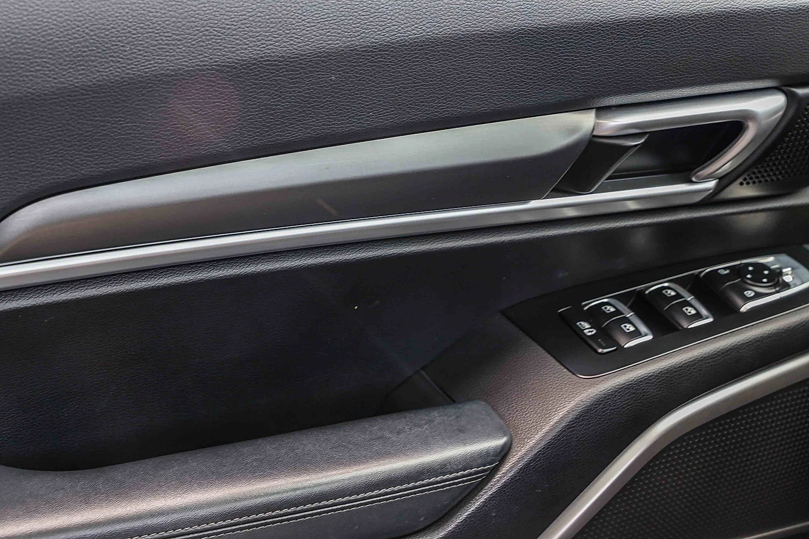 Certified Used 2020 Snow White Pearl Kia S image 15