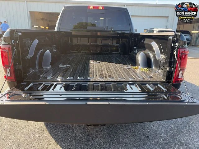 New 2026 Diamond Black Crystal Pearl-Coat Exterior Paint RAM Laramie image 22