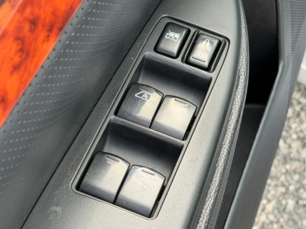 Used 2012 Silver Subaru 2.5i image 29