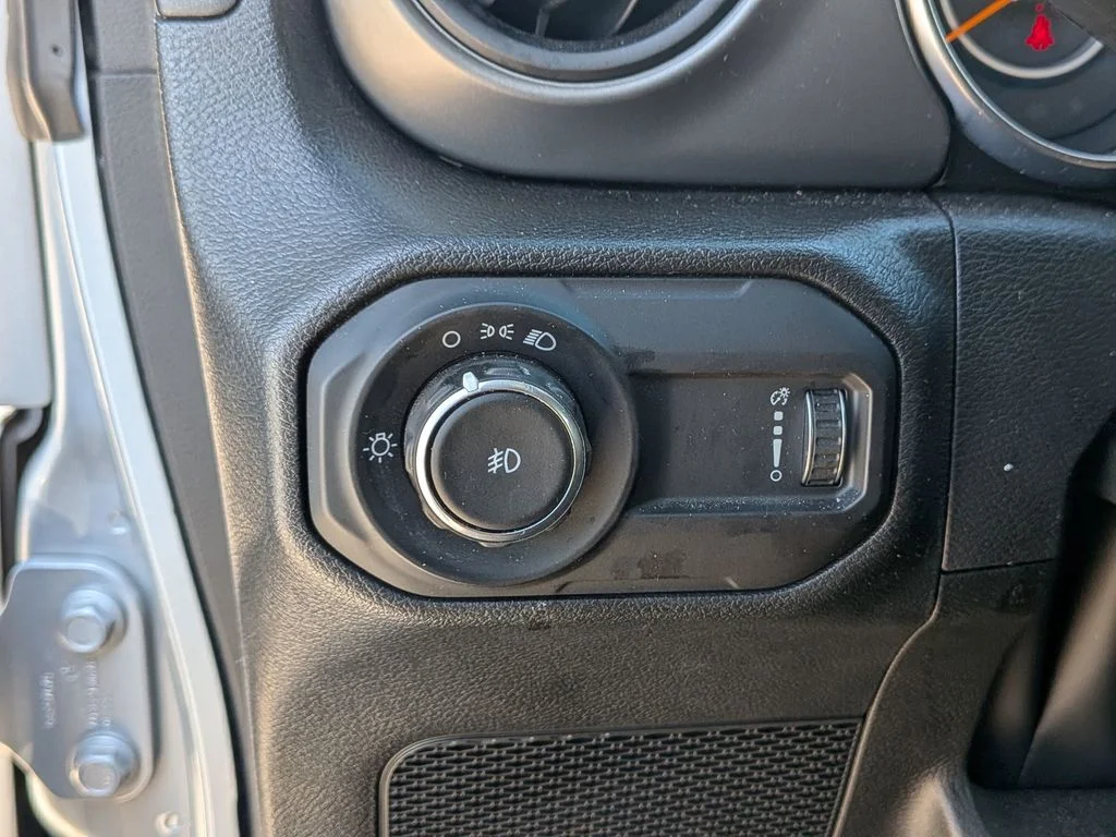 Used 2023 Silver Jeep Sport image 19