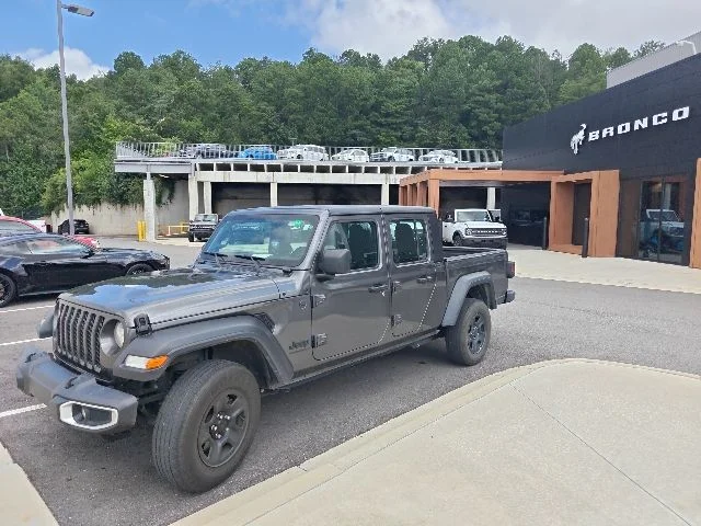 Used 2023 Granite Crystal Clearcoat Metallic Jeep Sport image 7