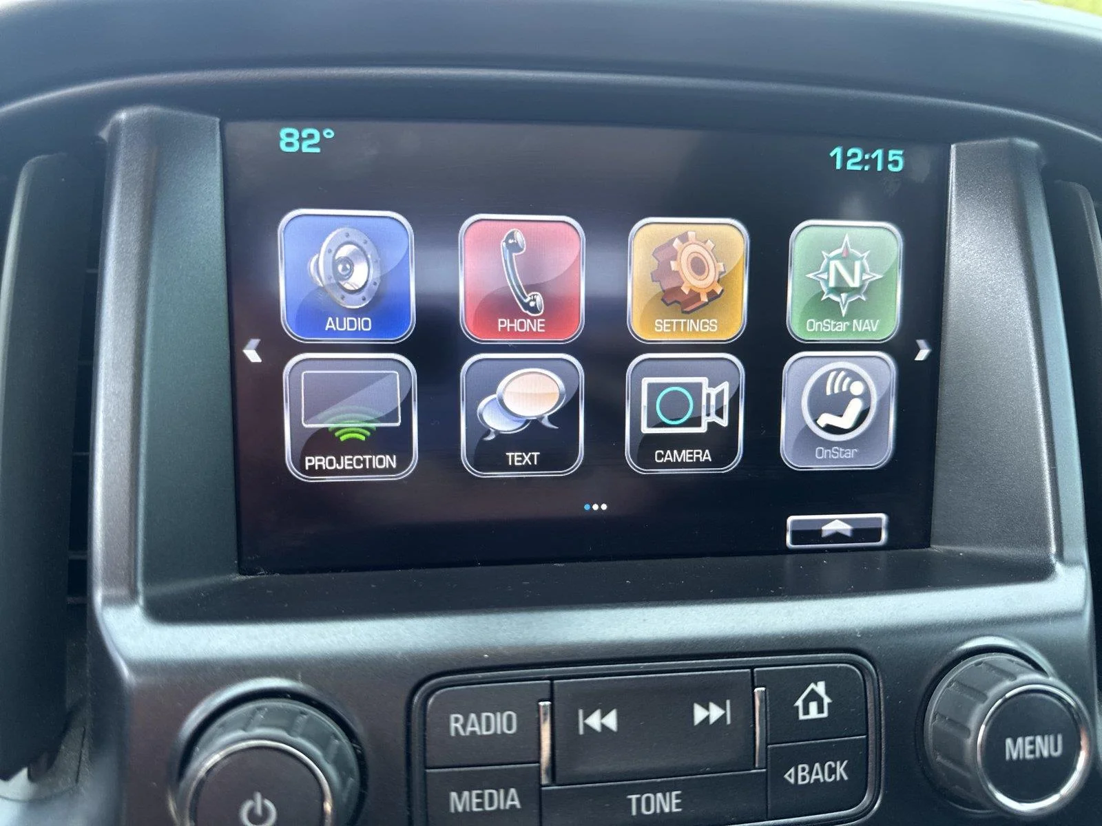 Used 2018 SILVER ICE METALLIC Chevrolet 2WD LT image 25