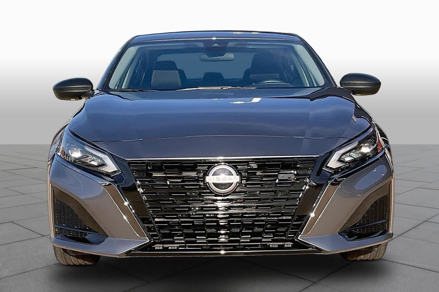 Used 2025 Gun Metallic Nissan SV image 2