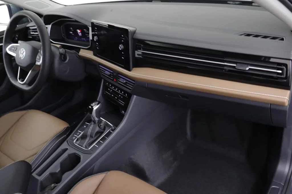 New 2026 Platinum Gray Volkswagen 1.5T SEL image 21