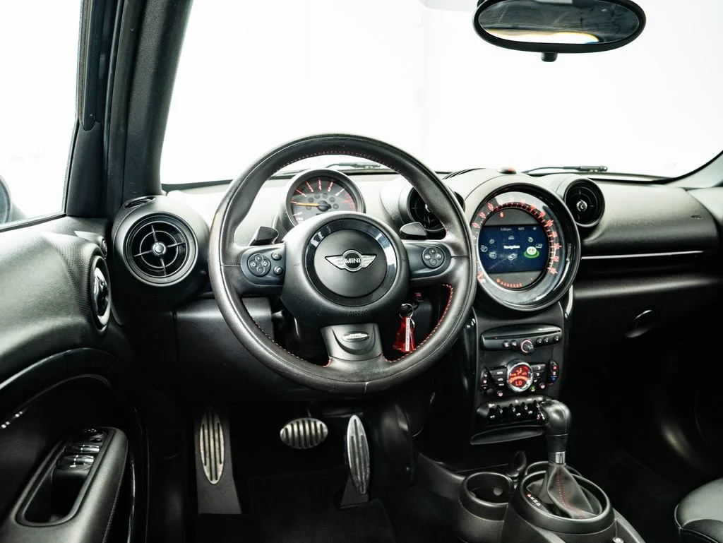 Used 2016 Absolute Black Metallic MINI  image 29