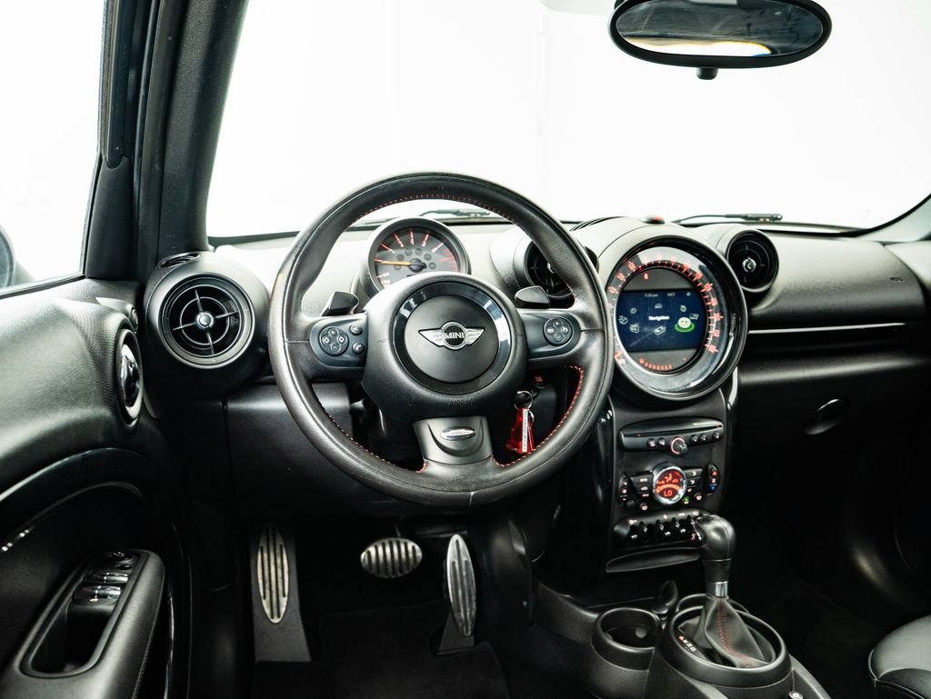 Used 2016 Absolute Black Metallic MINI  image 29