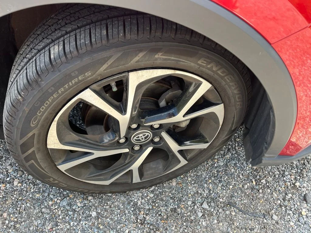 Used 2021 Red Toyota XLE image 17