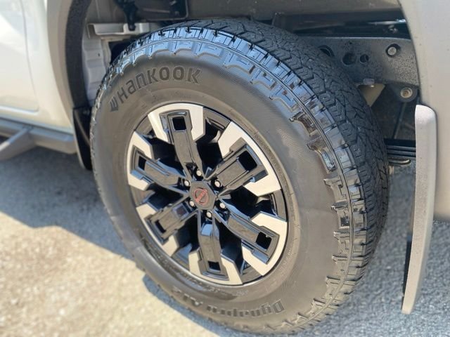 Used 2024 White Nissan PRO-4X image 30