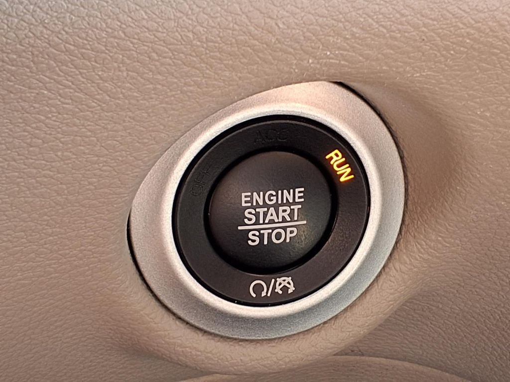 Used 2023 White Chrysler Touring L image 27