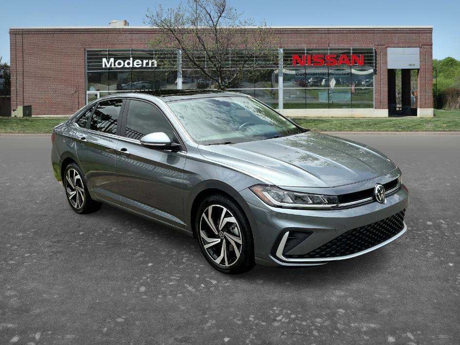 Used 2025 Platinum Gray Metallic Volkswagen SEL image 5