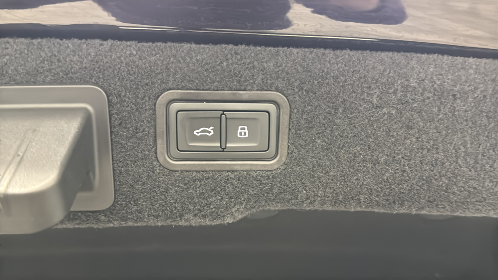 Used 2024 Black Metallic Audi 4.0T image 32