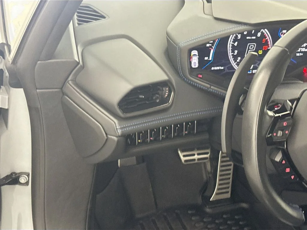 Used 2022 Grigio Hati Metallic Lamborghini Base image 10