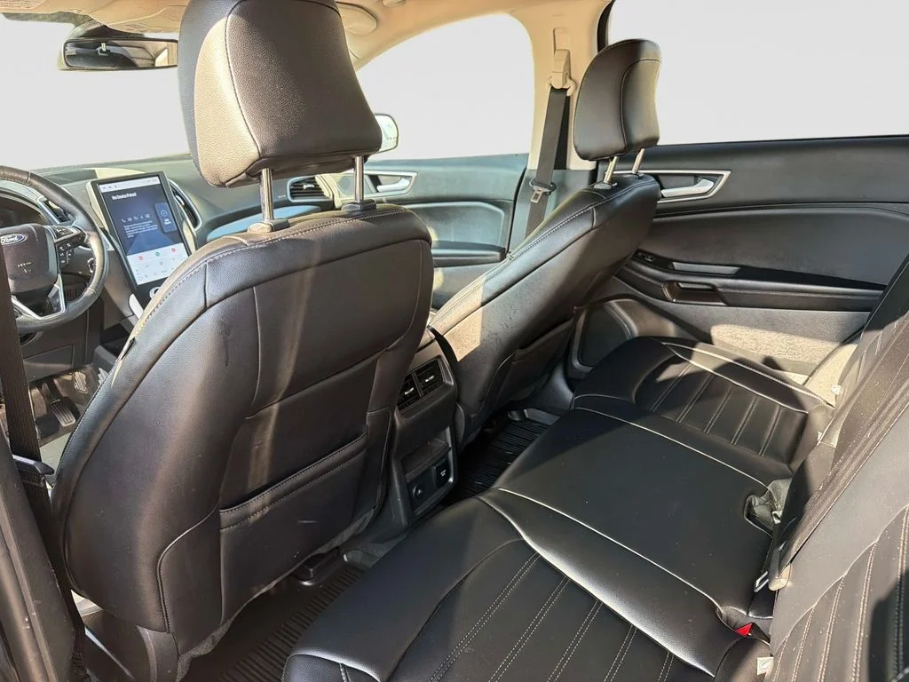 Used 2024 Agate Black Metallic Ford SEL image 15