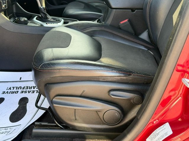 Used 2017 Red Jeep Trailhawk image 17
