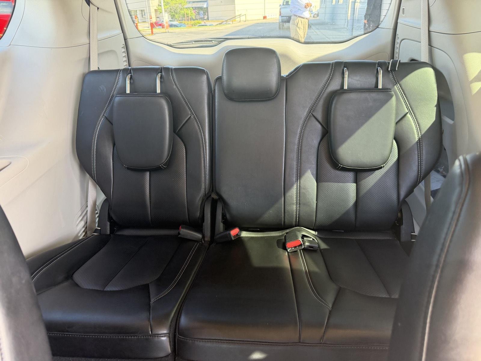 Used 2023 Bright White Clearcoat Chrysler Touring L image 19