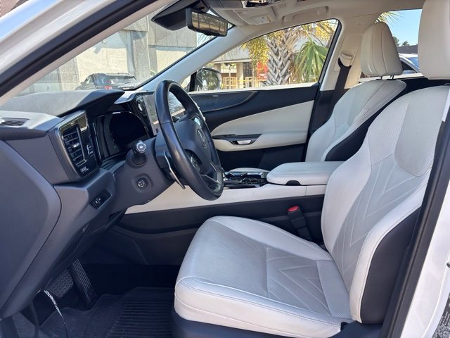 Used 2025 White Lexus 350h Luxury image 5