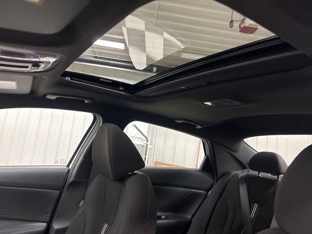 New 2026 White Hyundai SEL Sport Premium image 24